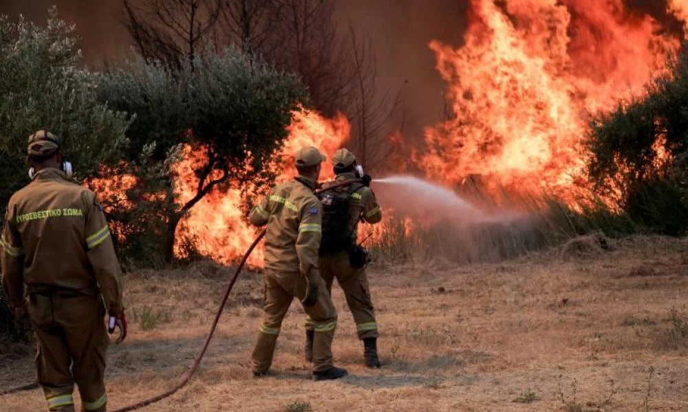 Συναγερμός στην Εύβοια: Χτύπησαν οι καμπάνες για εκκένωση του Ασμήνιου
